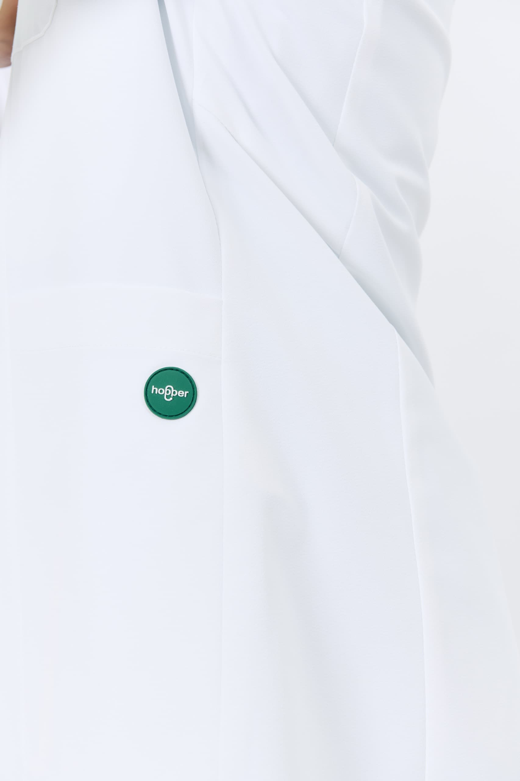 Sleeve logo lettering